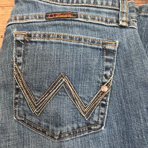 Wrangler Women's Blue Jeans - Picture 2 of 7